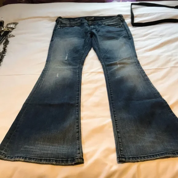 Affliction Jeans. Size 30. Smoke and pet free home - Picture 11 of 12